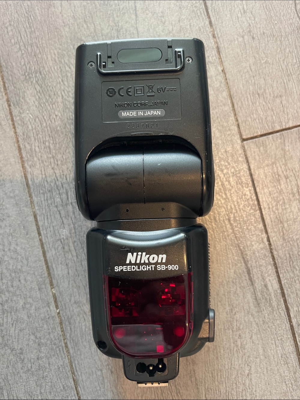 Nikon Speedlight SB-900 Flash - Black with Red Window